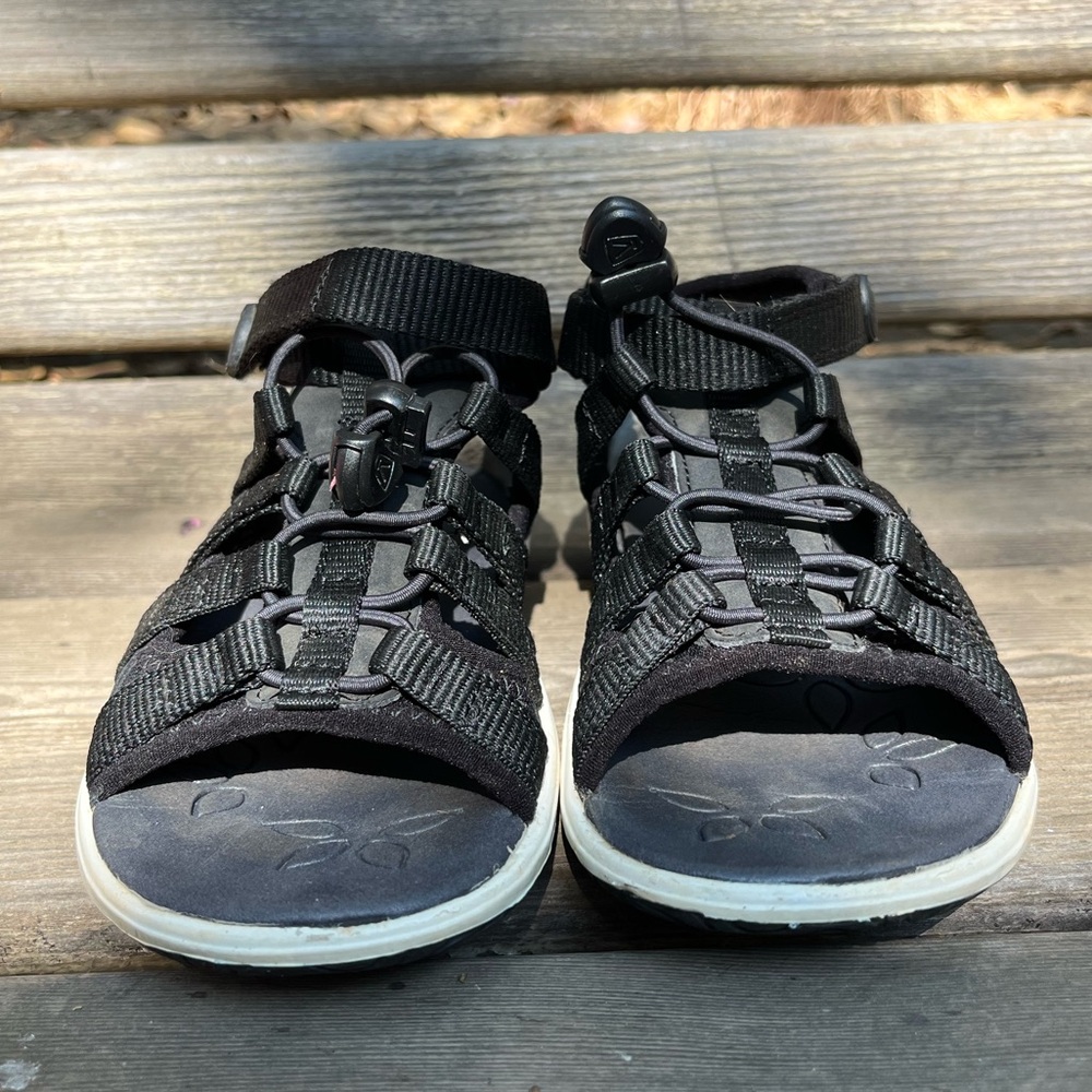 Girls KEEN Hadley sandals size 11 / Black